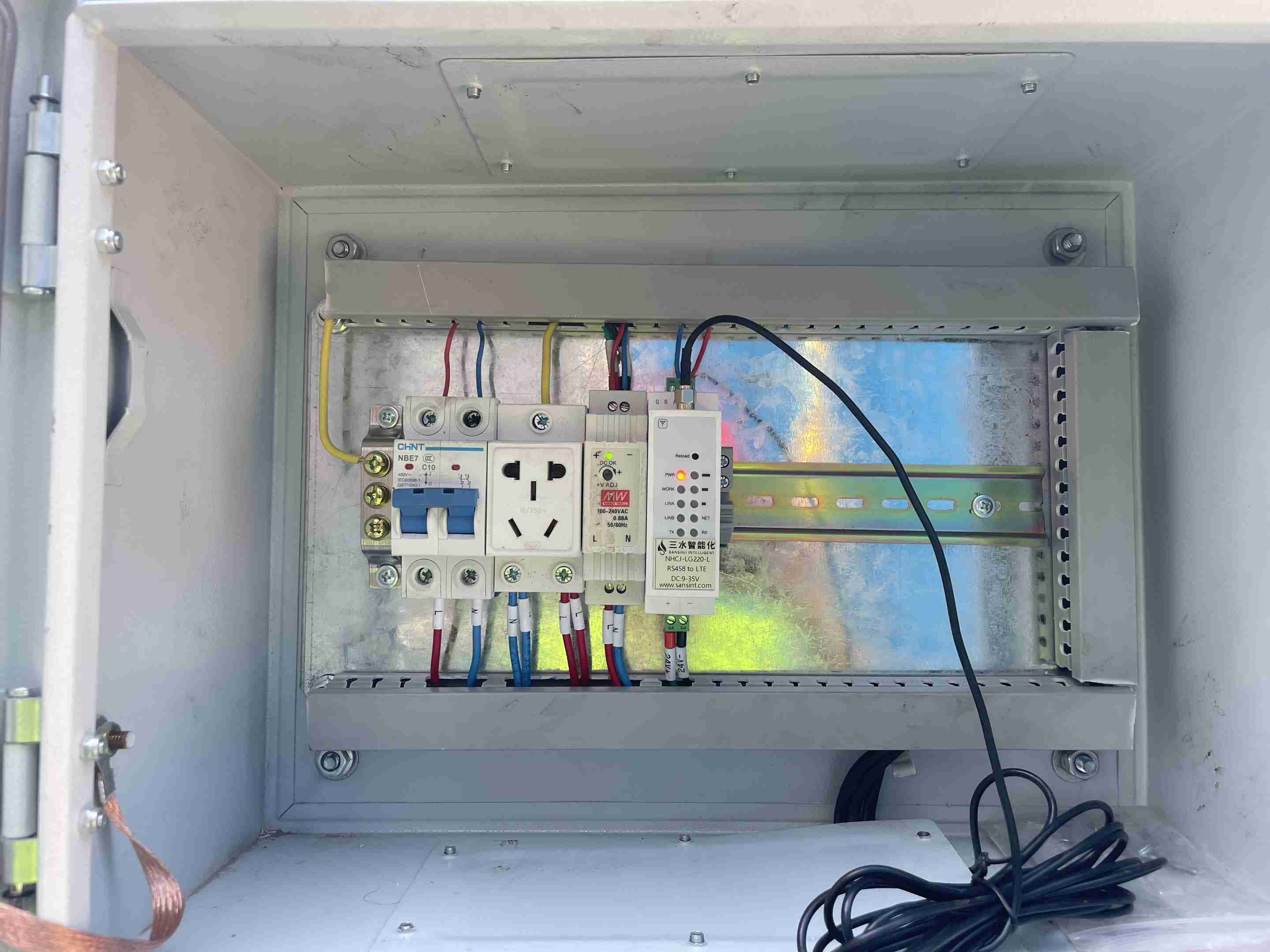 河北恒工精密裝備股份有限公司工業(yè)能耗在線監(jiān)測系統(tǒng)(圖2) 配電箱2.jpg